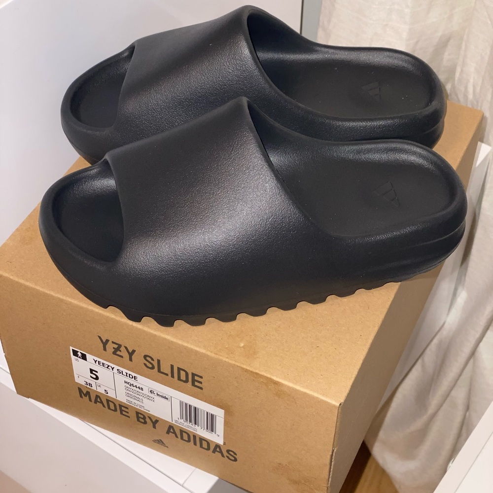 Onyx Yeezy Slides